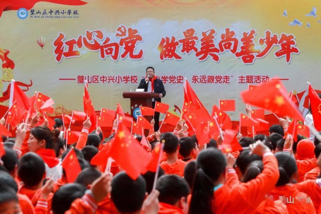 又一明星哭穷,没钱请粉丝吃饭,还有说月薪2万没法活的